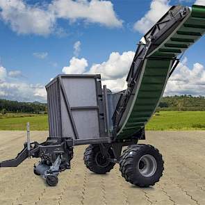 Opvallende Zilveren Medailles zijn er onder meer voor Fliegl. Deze Duitse fabrikant ontwikkelde de Büffel, een snijinrichting voor gras, die het gesneden gras in een naastrijdende wagen brengt. Het voodeel is dat de snijinrichting continu op het veld in a