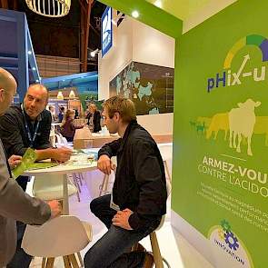 Timab brengt het veevoeradditief PHix-up op de markt. Dit product neutraliseert pensverzuring 2,5 tot 3 keer sterker dan kalium-of natriumbicarbonaat, blijkt uit onderzoek van het Nationaal Instituut Agrarisch Research (INRA) in Rennes.