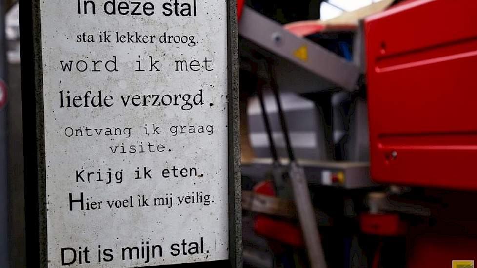 Kaasboerderij De Stelp ontvangt bussen vol gasten, uit het hele land. “We voelen ons ambassadeurs van de sector”, zeggen Theo en Dory van der Gun, die willen uitstralen op een zo diervriendelijk mogelijke wijze te werken.