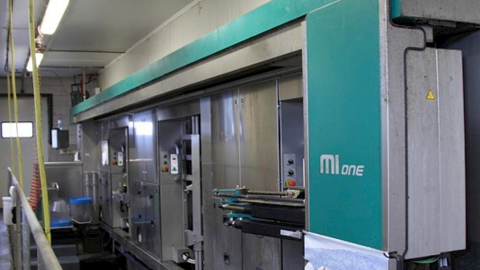 “Weiden zonder selectiepoort is vooral geschikt bij een standweide direct achter de stal. Je haalt maximaal 3 kg droge stof uit gras”, geeft de Zwaan aan. Het gebruiken van de robot als selectiepoort kost veel capaciteit, aangezien dieren die al naar bui