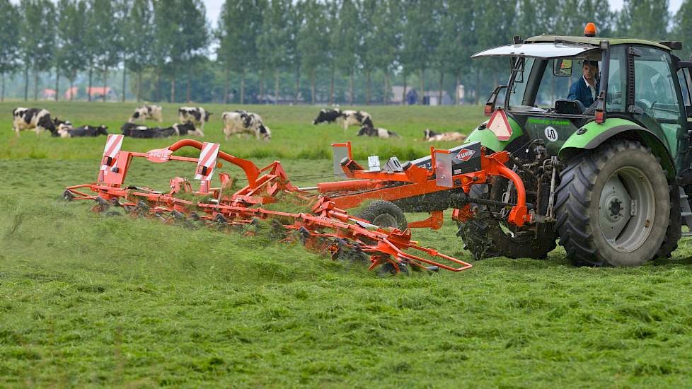 Gras schudden.